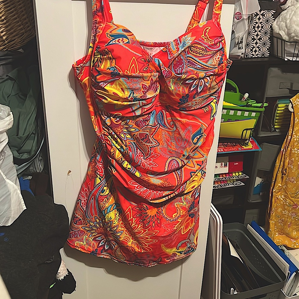 Venus one-piece skirted swimsuit.  Size 22 NWOT